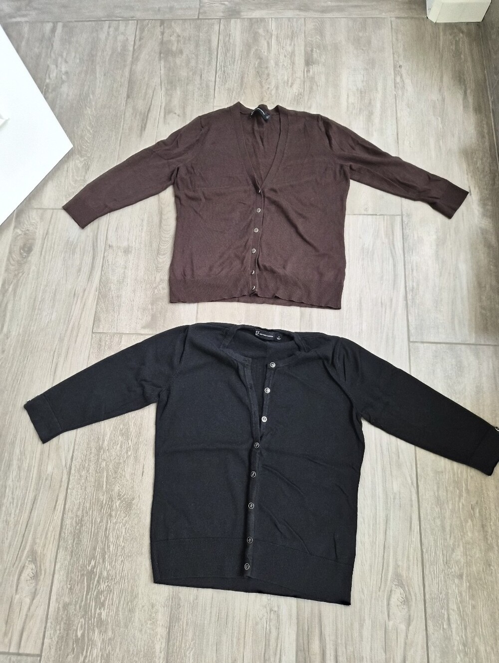 NY & Company  2 3/4 Sleeve Cardigan Sweaters Black Brown